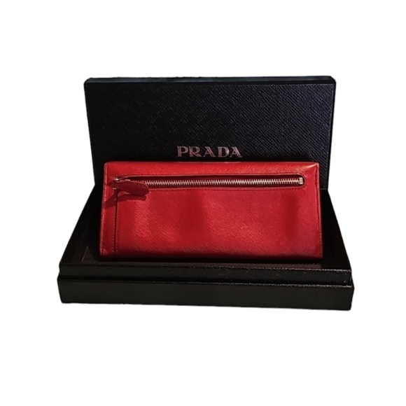 Prada Saffiano Fiocco Ribon Bifold Wallet. - Picture 2 of 16